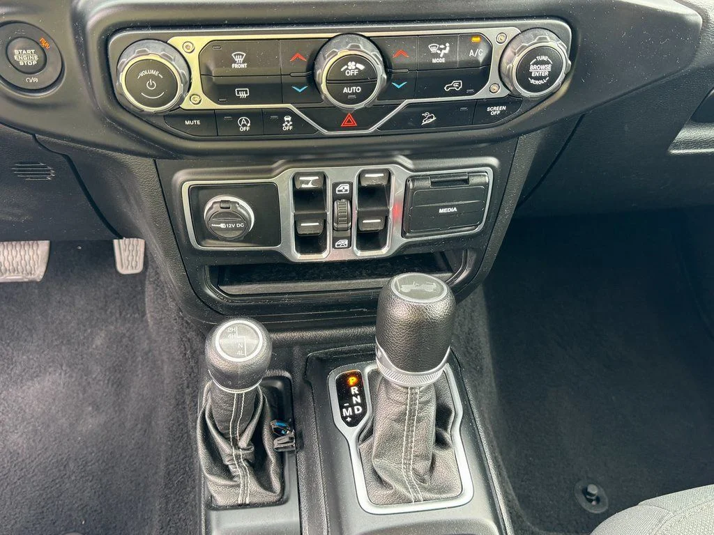 Used 2020 Black Jeep Unlimited Sahara image 35