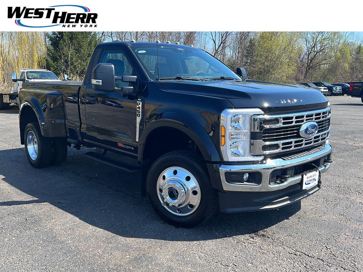 Used 2025 Agate Black Ford XLT image 1