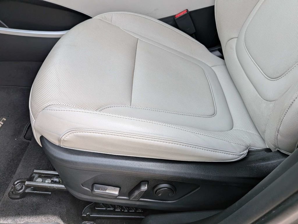 Used 2022 Gray Hyundai Limited image 22