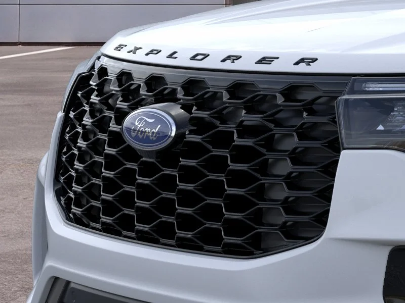 New 2026 Space White Metallic Ford ST-Line image 17