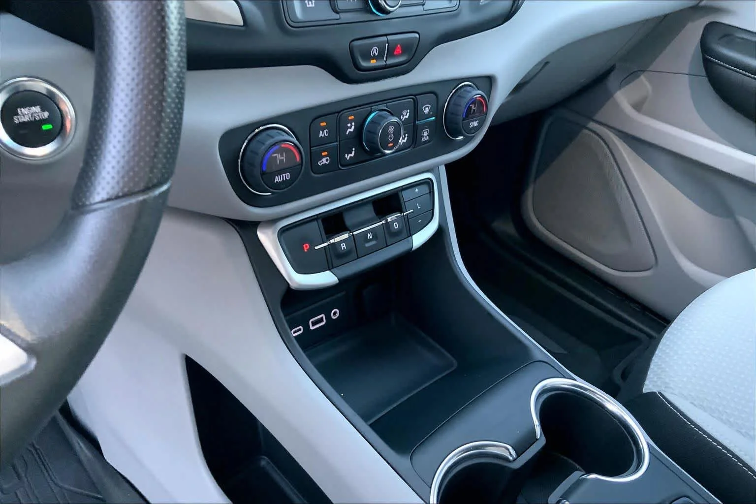 Used 2022 Summit White GMC SLE image 14