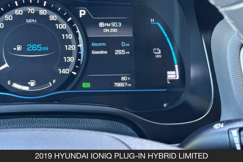 Used 2019 Blue Hyundai Limited image 27