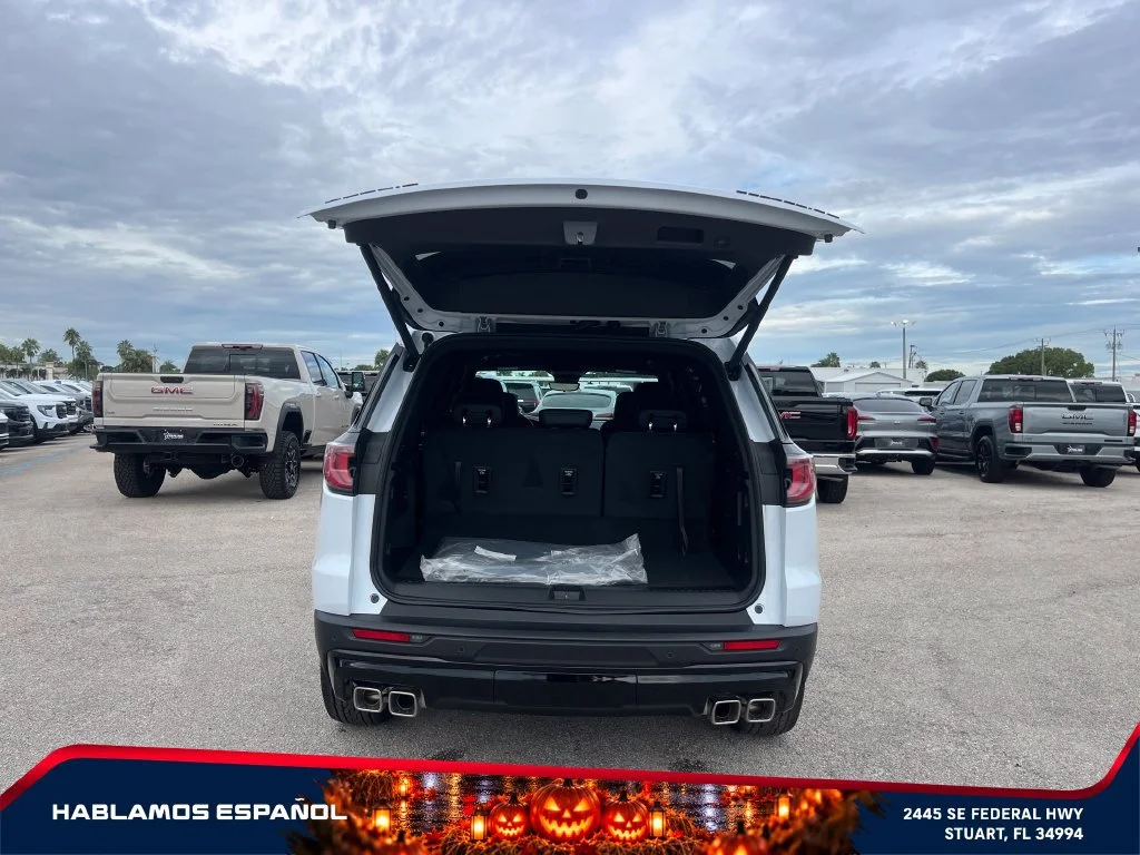 New 2026 Glacier White Tricoat GMC Elevation image 17