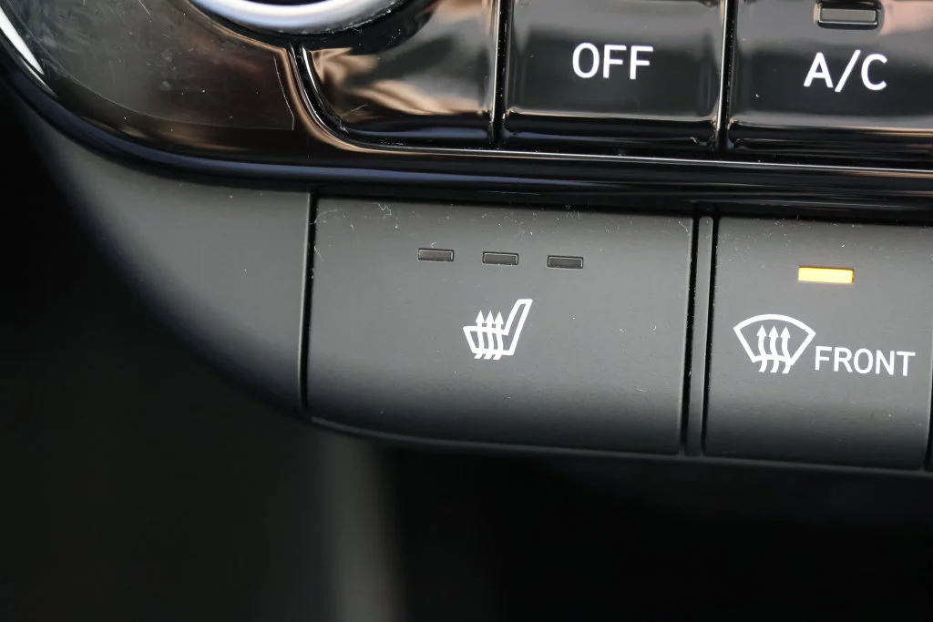 Certified Used 2025 White Hyundai SEL Convenience image 16