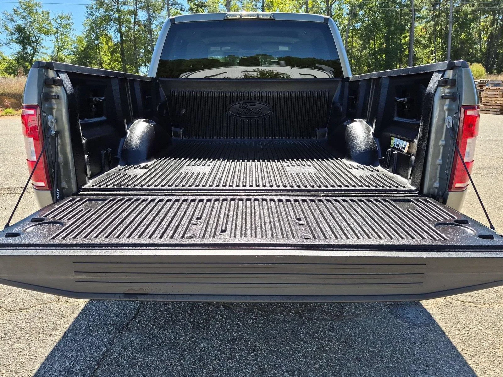 Used 2020  Ford XLT image 31