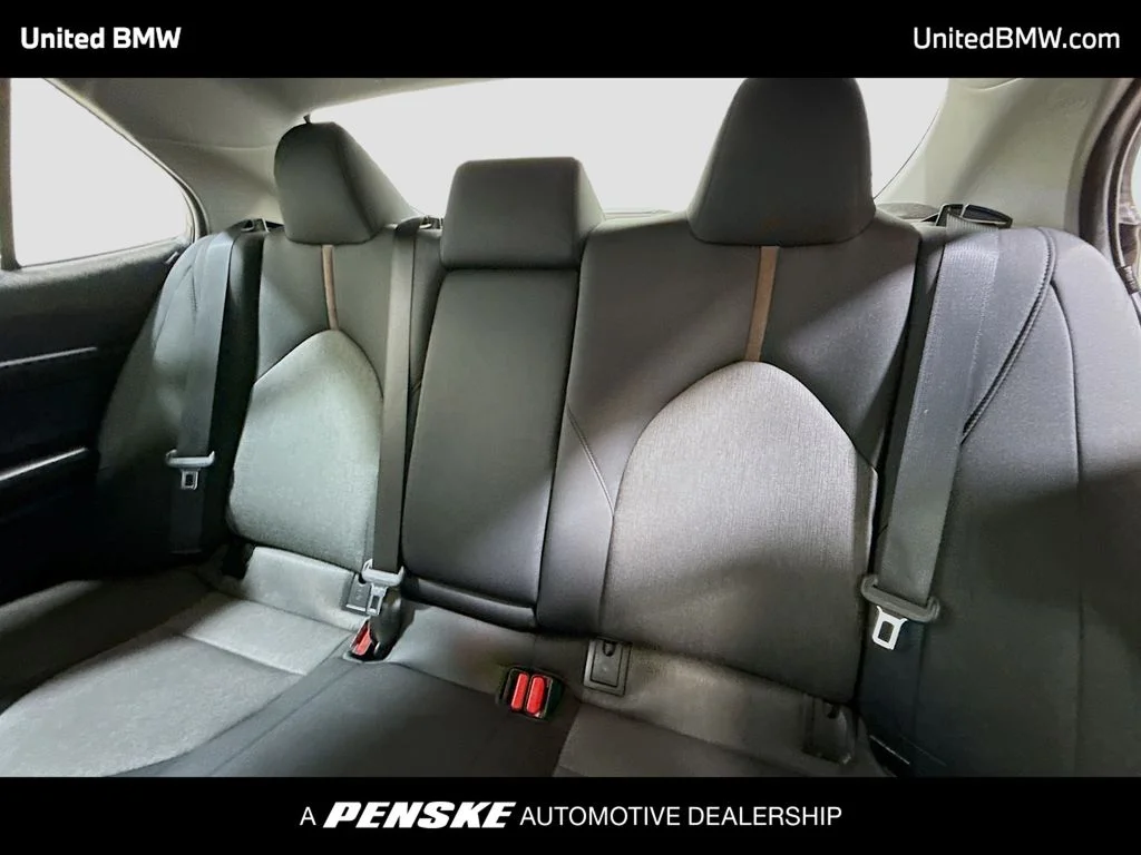 2019 Toyota Camry LE - Photo 11
