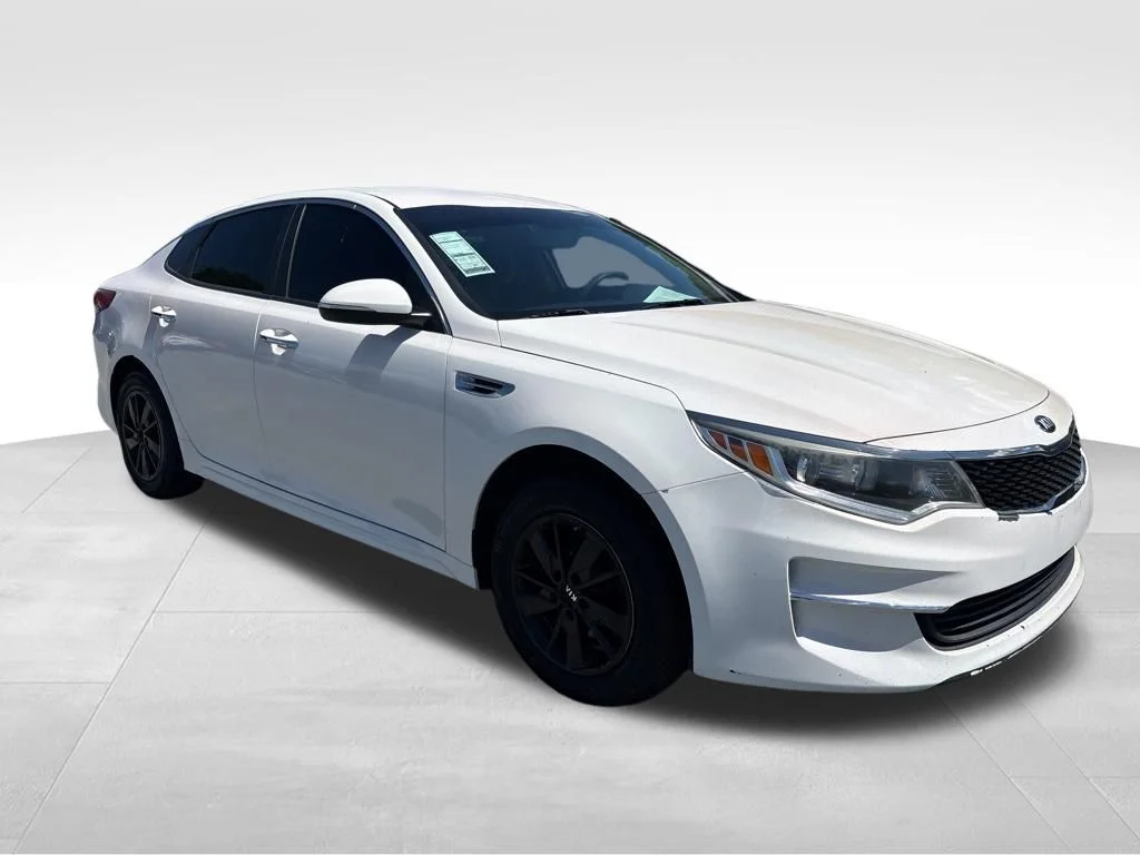 Used 2017 White Kia LX image 8