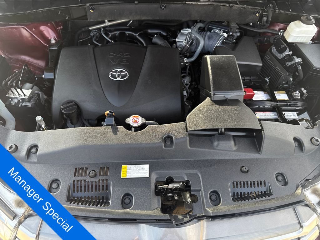 Used 2019 Red Toyota XLE image 23