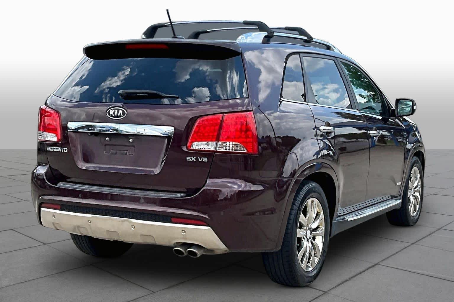 Used 2013 Dark Cherry Kia SX image 13