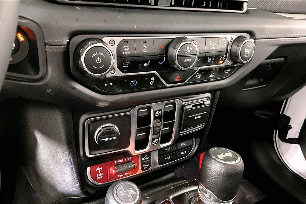 Used 2025 White Jeep Rubicon image 14