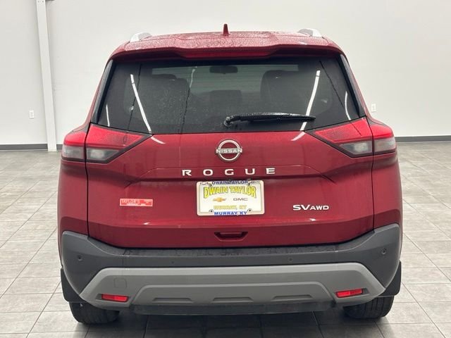 Used 2022 Red Nissan SV image 3