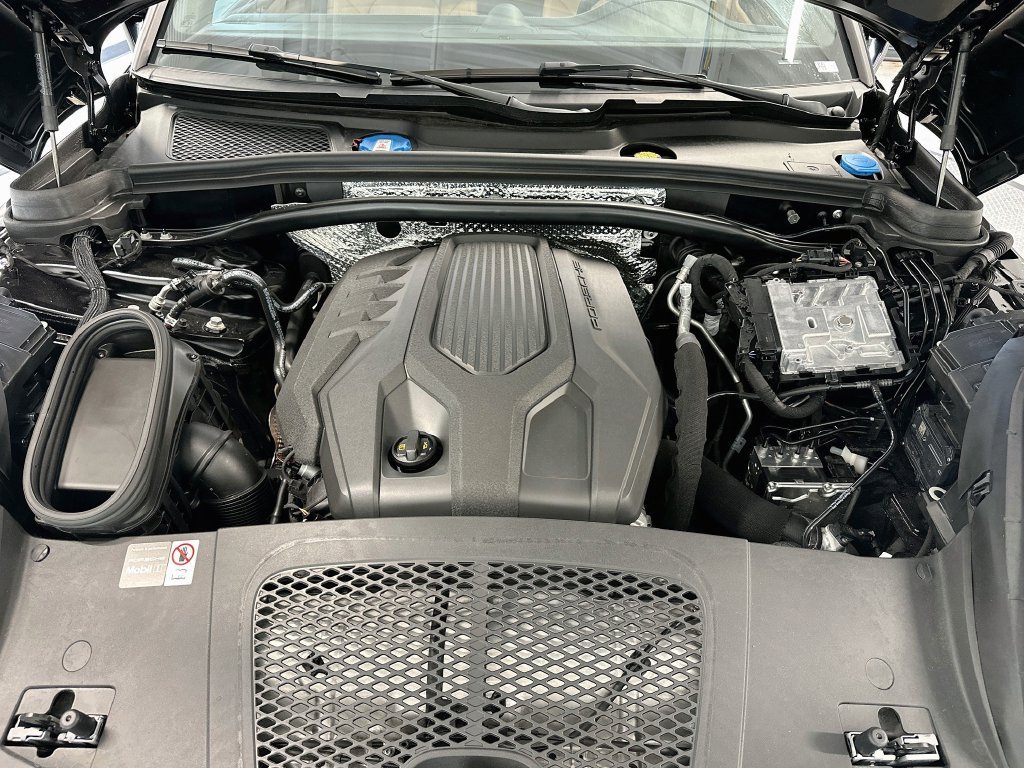 Used 2025 Black Porsche  image 31