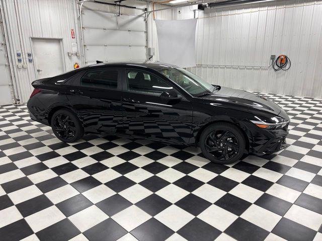 New 2026 Black Hyundai SEL Sport image 3