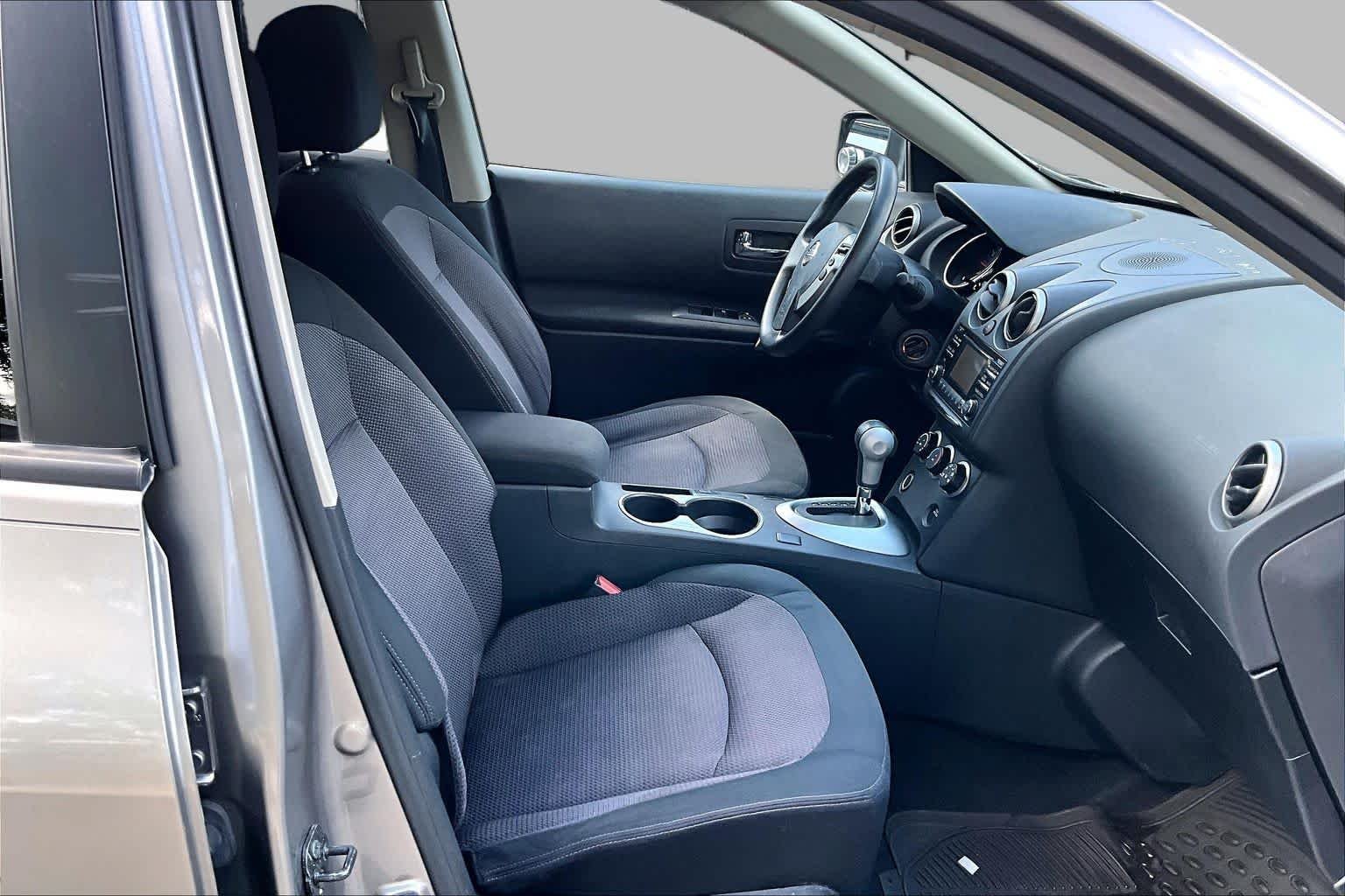 Used 2012 Platinum Graphite Nissan SV image 8