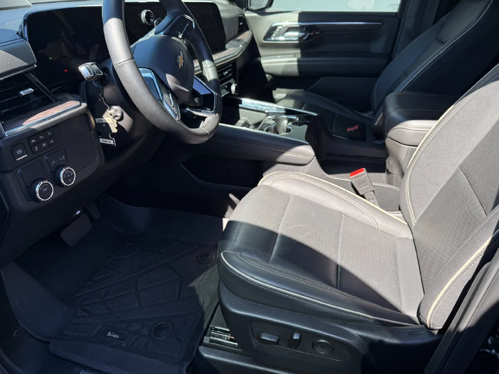 Used 2025 Black Chevrolet Premier image 3