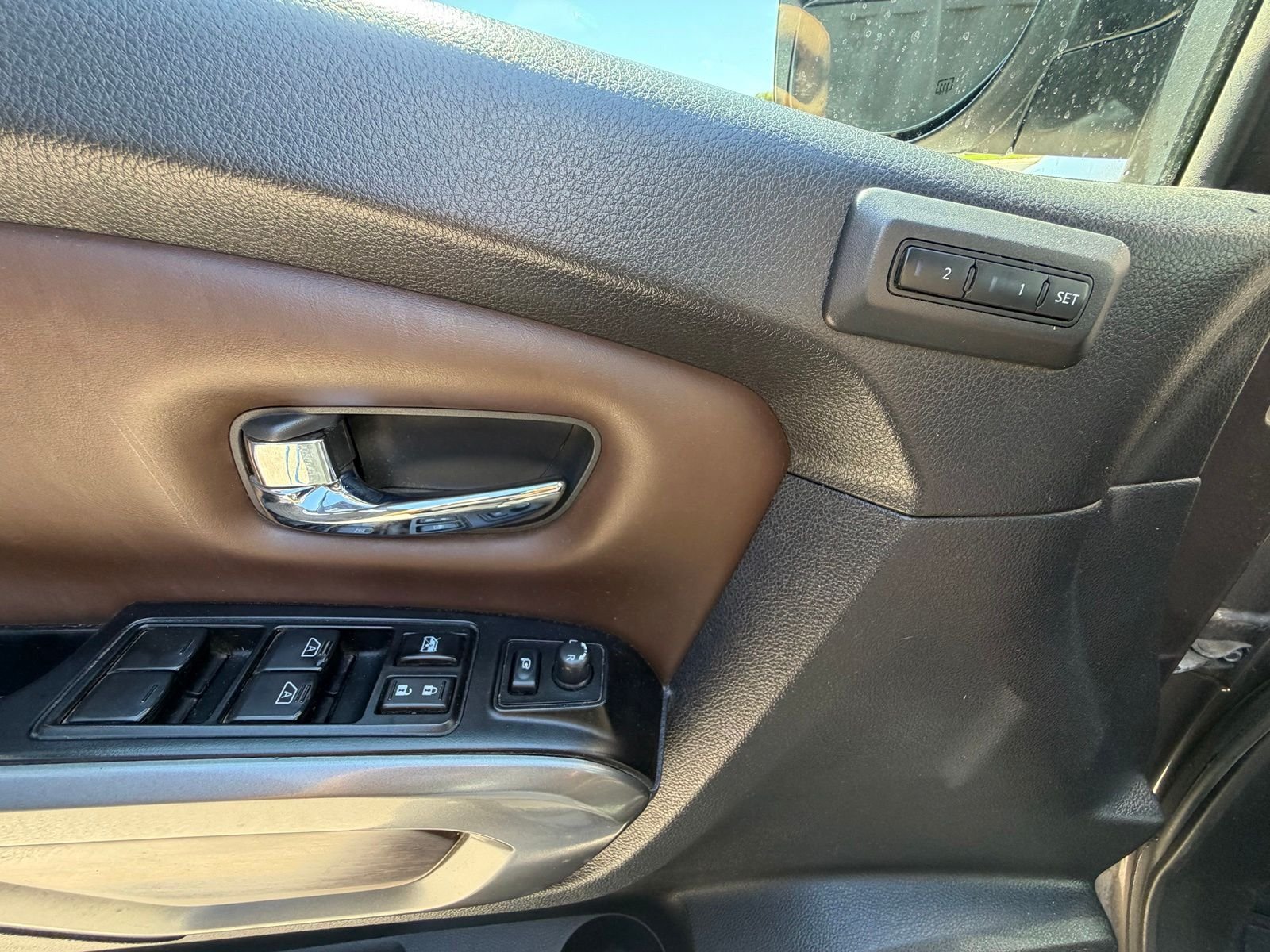 Used 2017 Java Metallic Nissan Platinum Reserve image 9