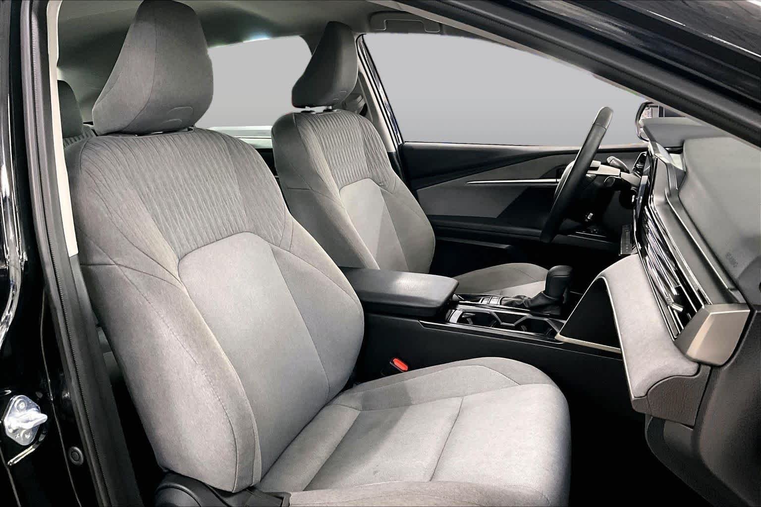 Used 2025 Midnight Black Metallic Toyota LE image 9