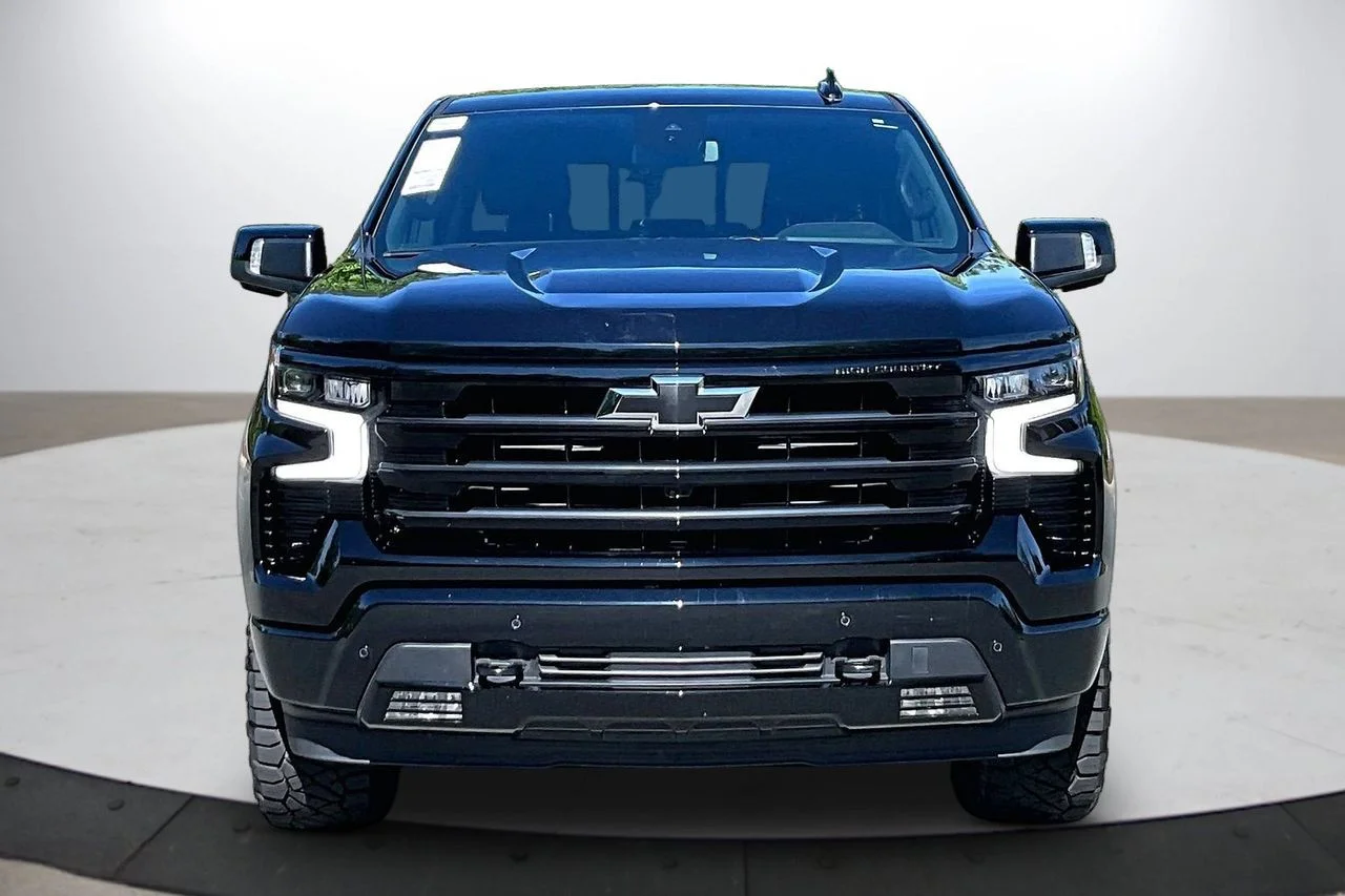 Used 2024 Black Chevrolet High Country image 3