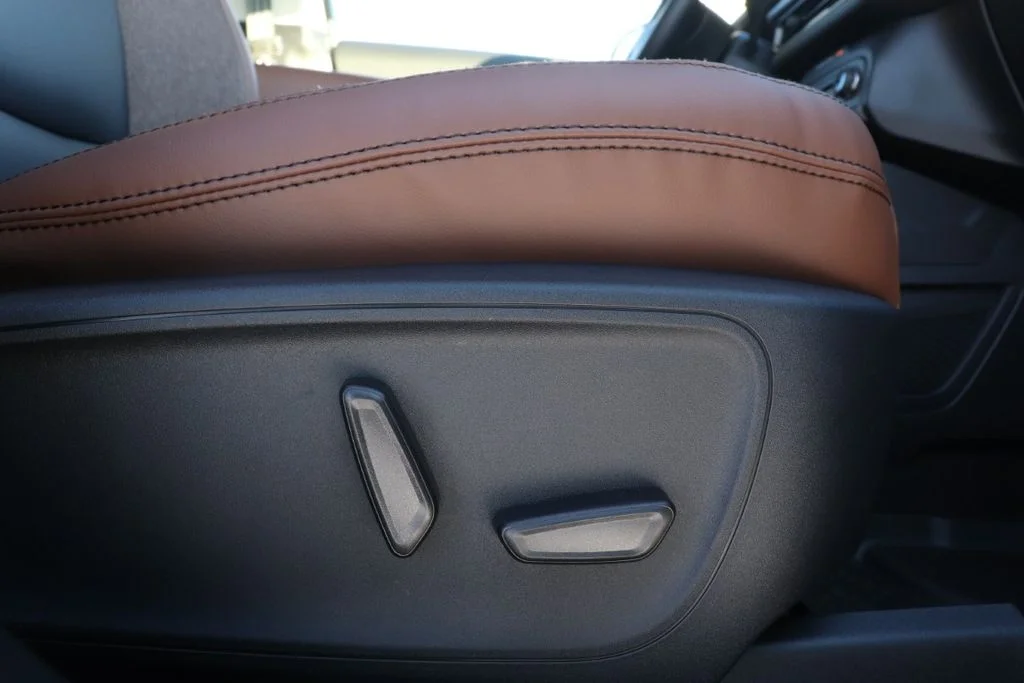 New 2025 Shadow Black Ford Outer Banks® image 42