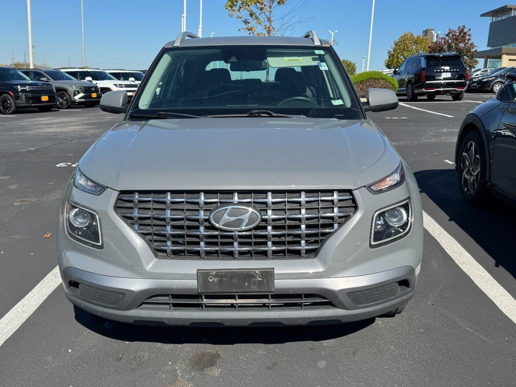 Used 2021 Gray Hyundai SEL image 2