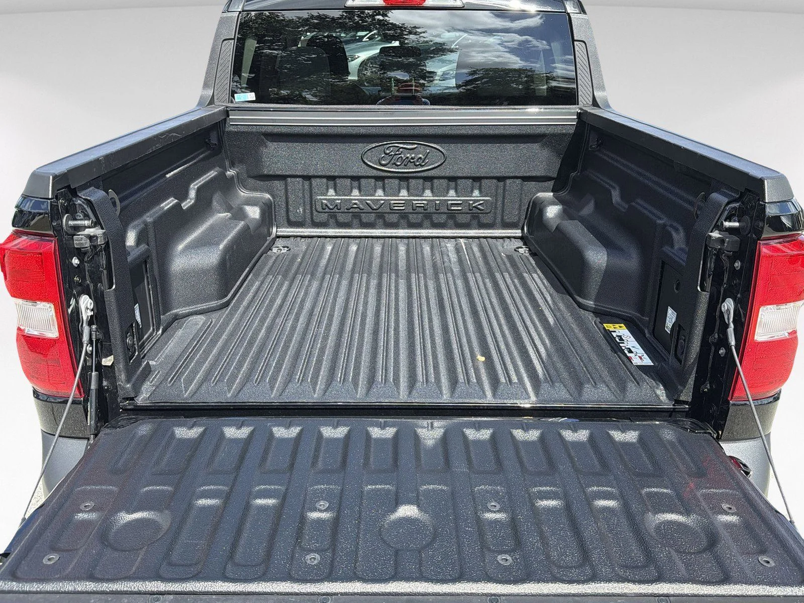 Used 2025 Black Ford XLT image 6