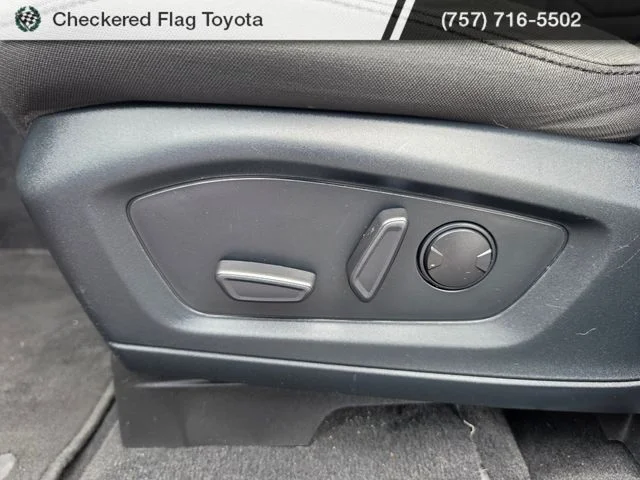 Used 2021 Rapid Red Metallic Tinted Clearcoat Ford XLT image 19