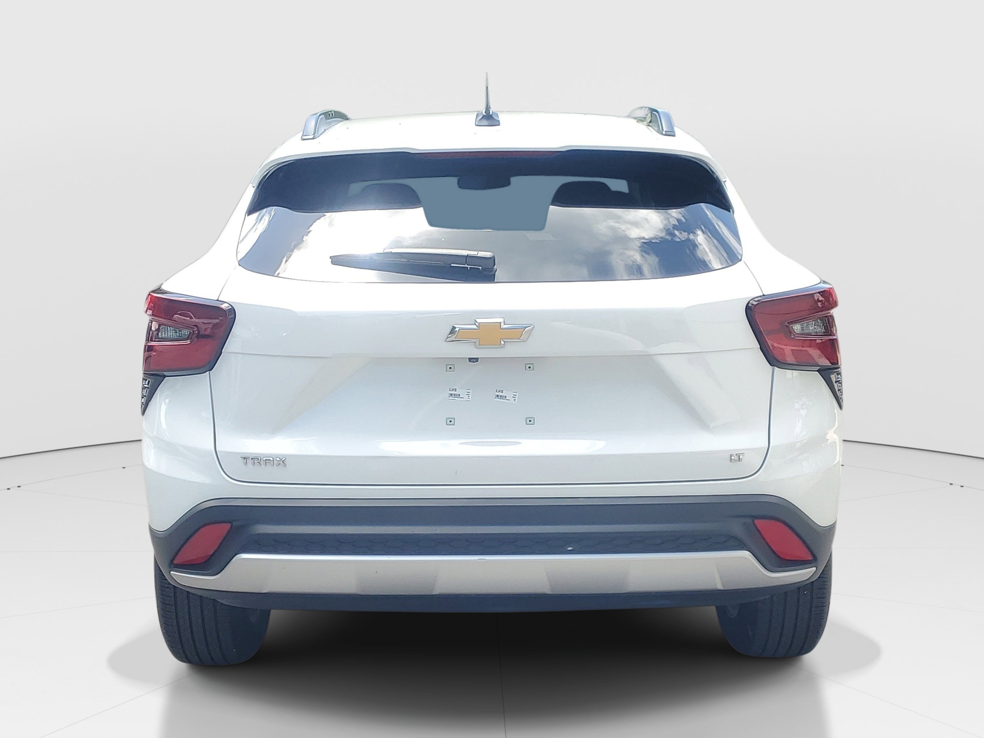 Used 2025 Summit White Chevrolet LT image 6