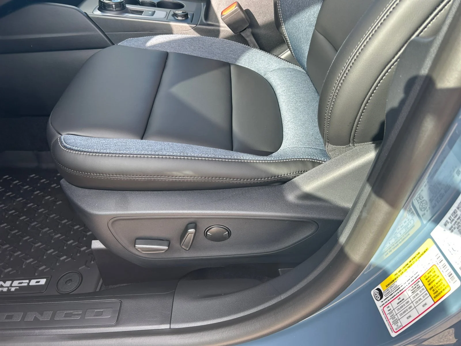 New 2026 Azure Grey Metallic Tri-Coat Ford Outer Banks image 14