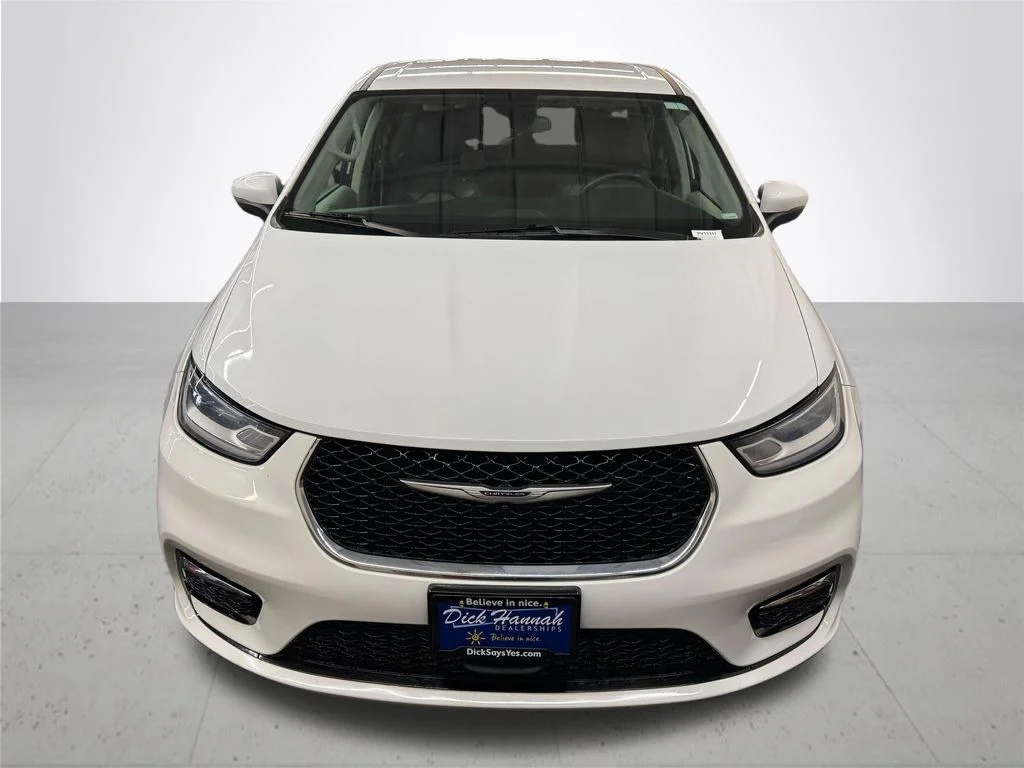 Used 2023 White Chrysler Touring L image 12