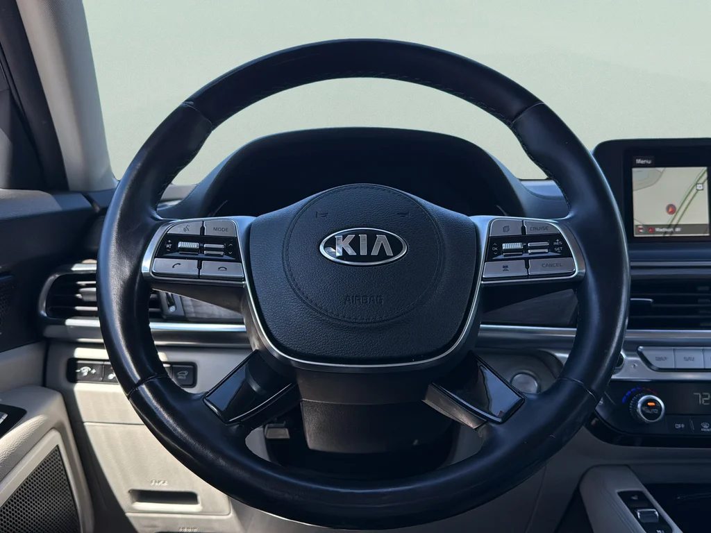 Used 2020 Gravity Gray Kia EX image 22
