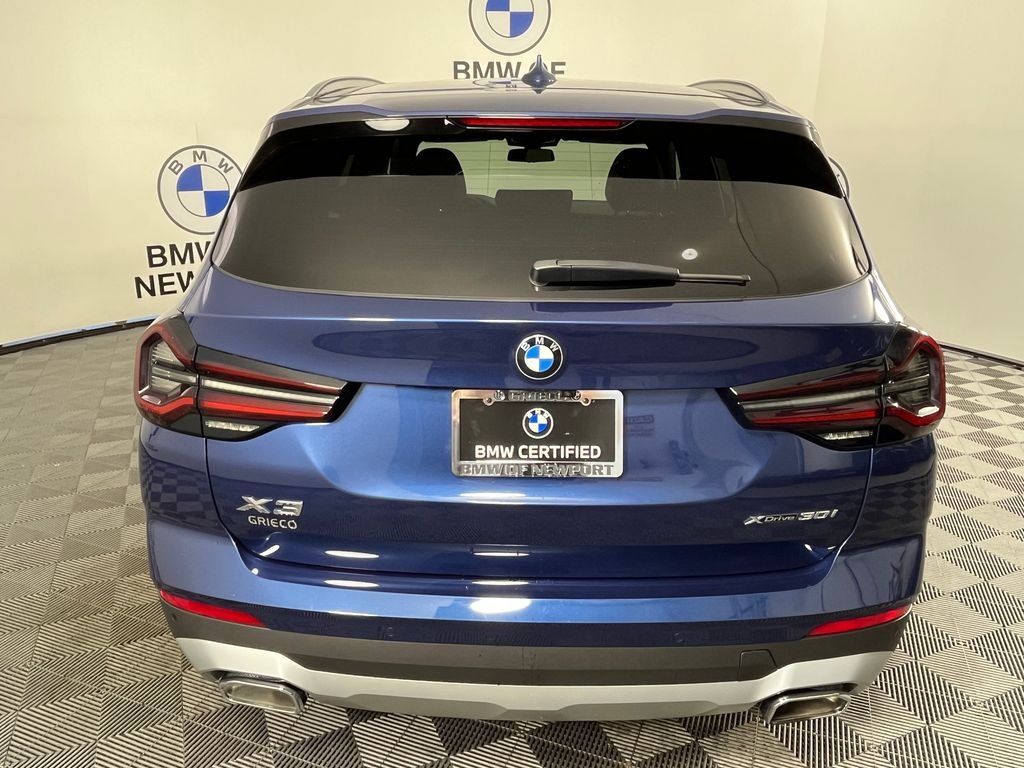 Used 2024 Blue BMW xDrive30i image 11