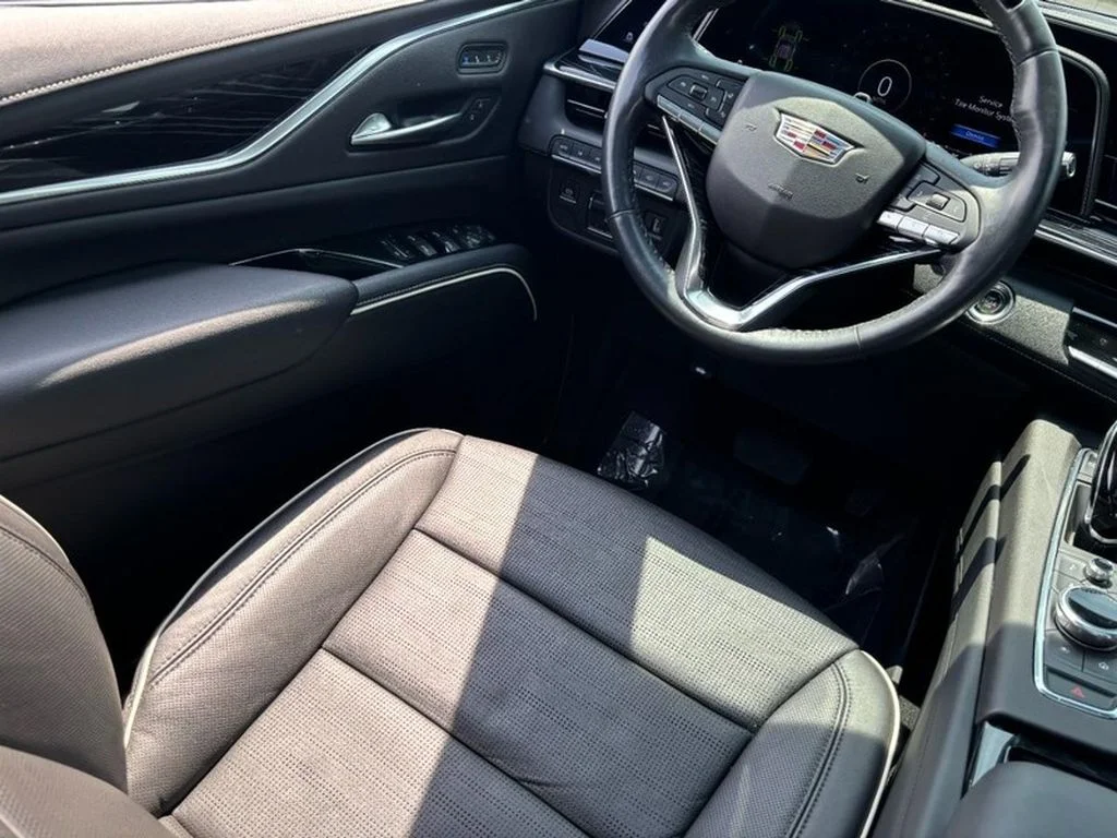 Used 2022 Crystal White Tricoat Cadillac Sport image 14