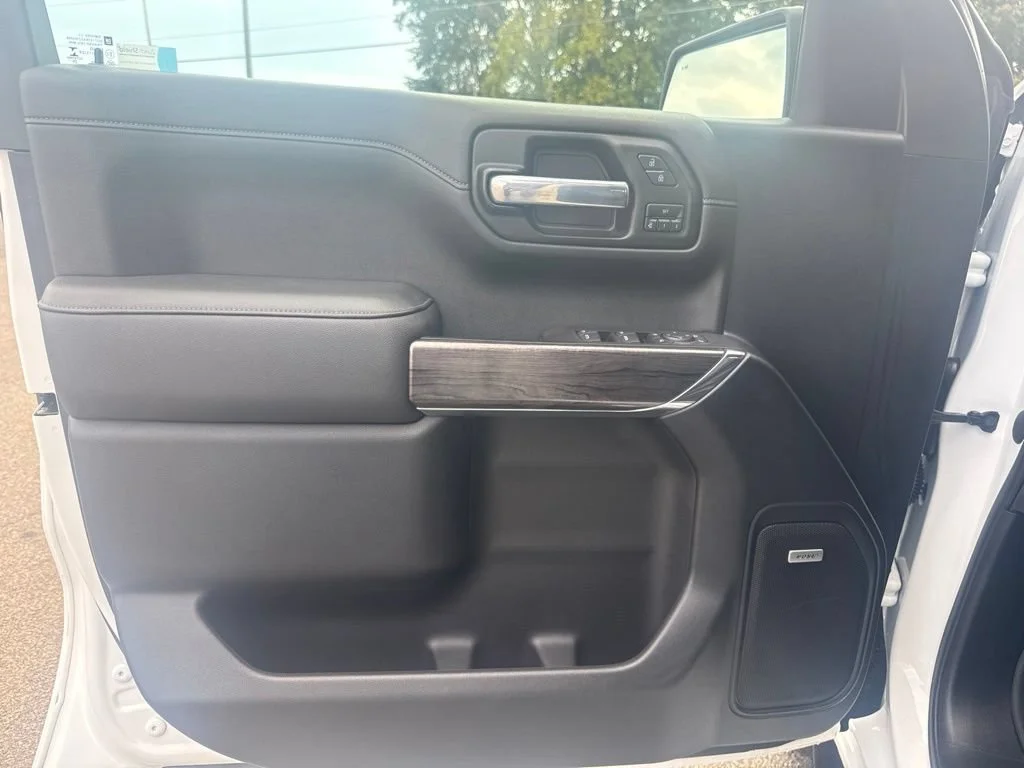 Used 2021 SUMMIT WHITE Chevrolet LTZ image 28