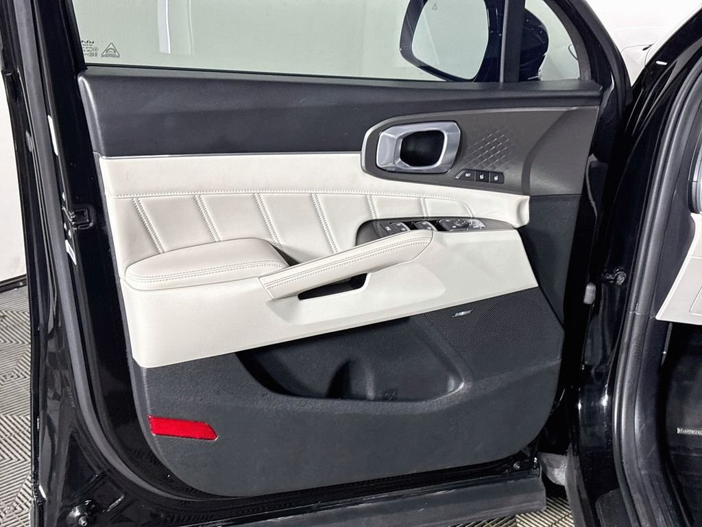 Used 2023 Aurora Black Kia SX Prestige image 10