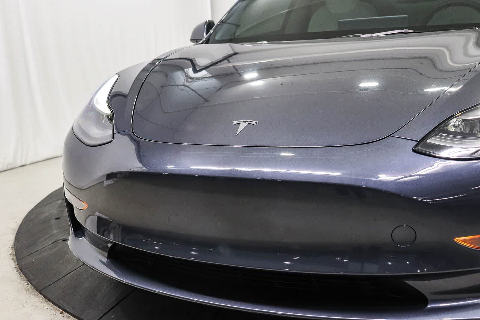 Used 2023  Tesla  image 8