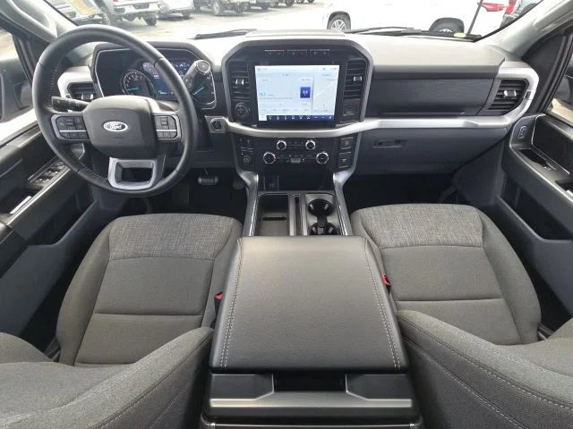 Used 2022 White Ford XLT image 25