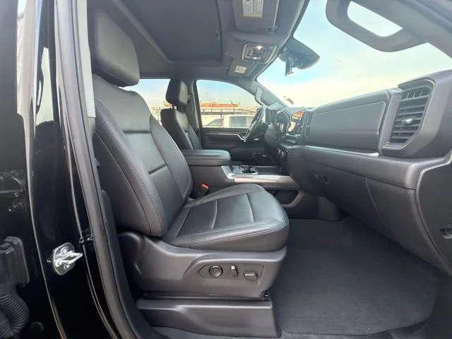 Used 2025 Black Chevrolet LTZ image 27