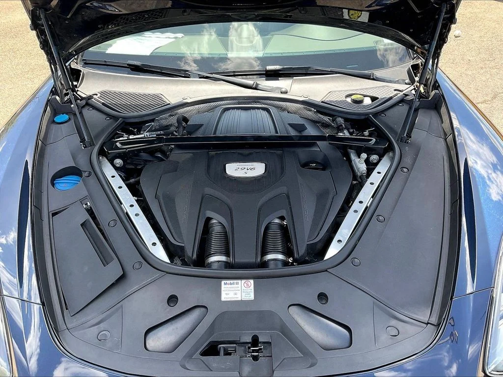 Used 2020  Porsche 4S image 30