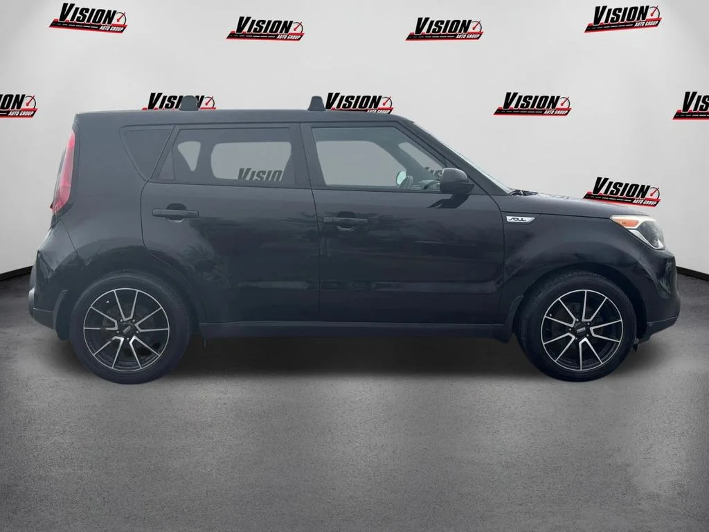 Used 2016 Black Kia Base image 4