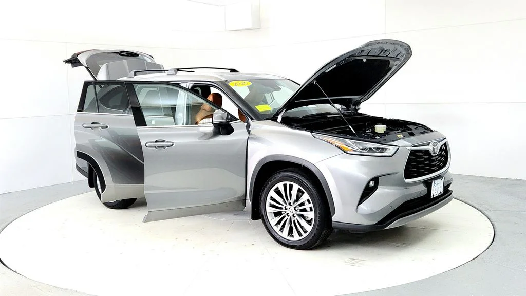 2026 Toyota Highlander Platinum - Photo 12