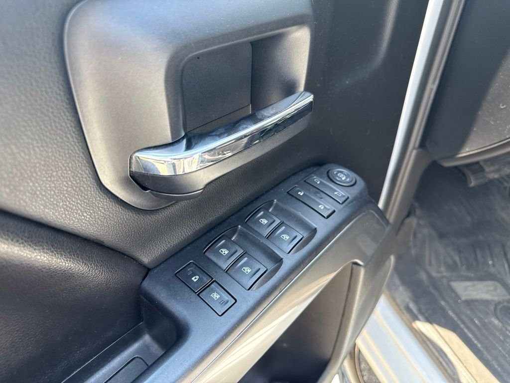 Used 2017 White Chevrolet LT image 13