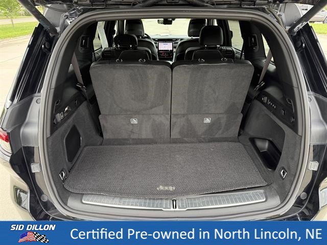 Used 2023 Diamond Black Crystal Pearlcoat Jeep Summit image 11