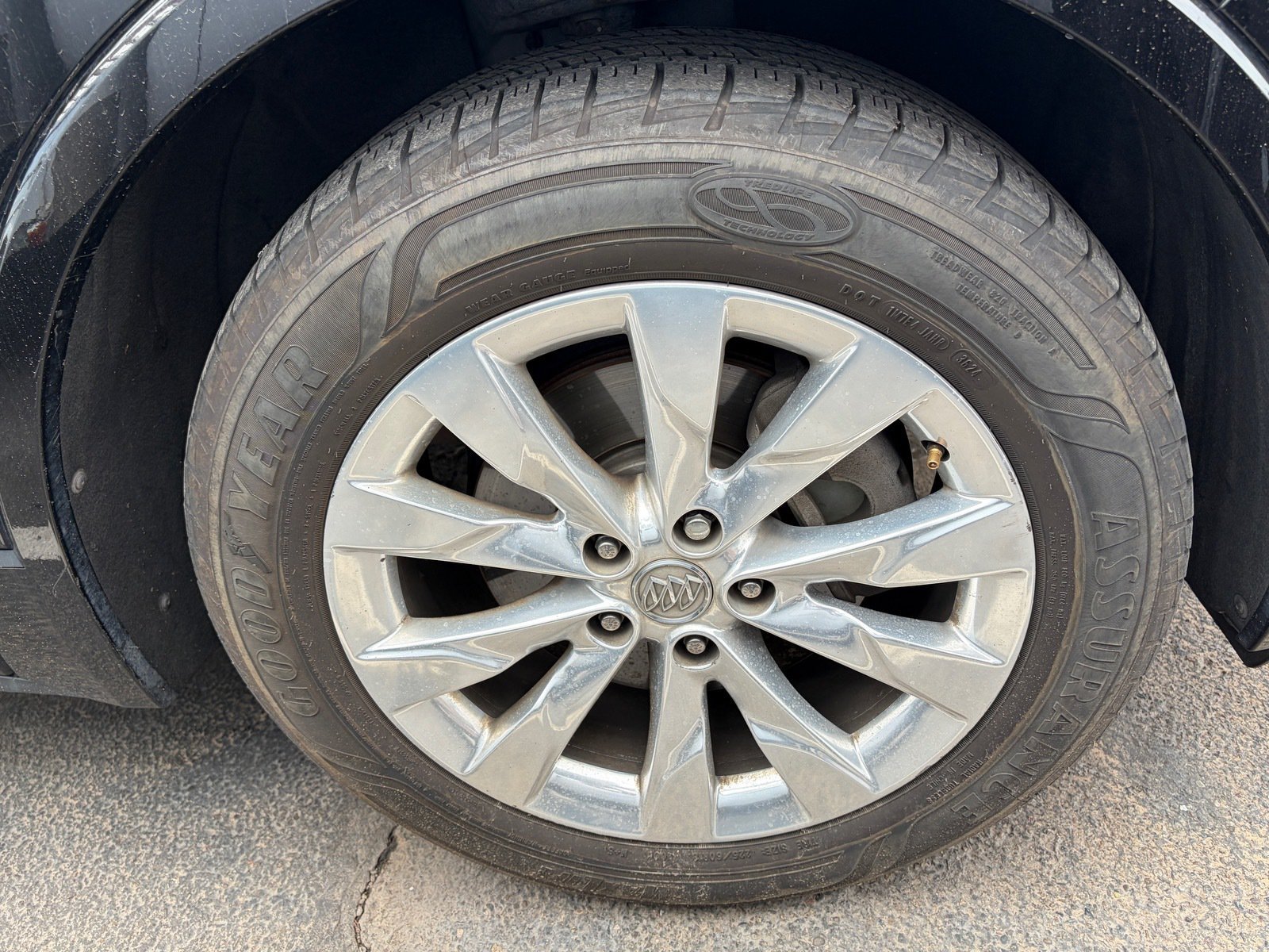 Used 2017 EBONY TWILIGHT METALLIC Buick Essence image 5