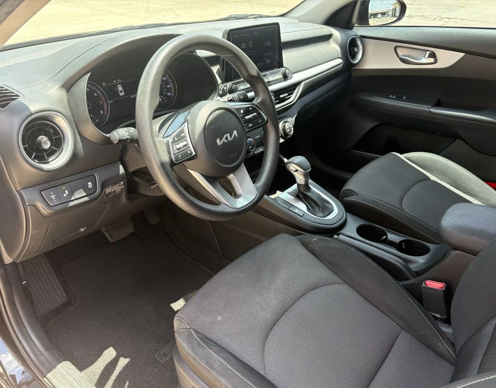 Used 2023 Aurora Black Pearl Kia LXS image 14