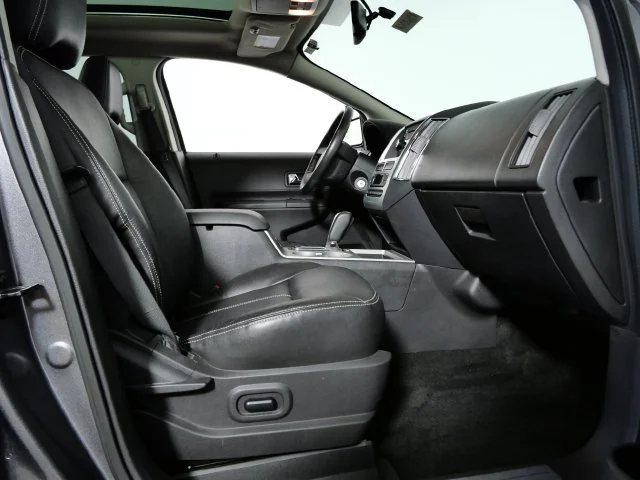 Used 2009 Gray Ford Limited image 11
