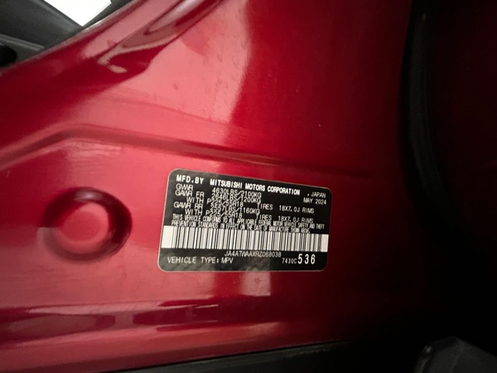 Used 2024 Silver Mitsubishi SE image 20