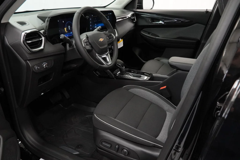 New 2026 Mosaic Black Metallic Chevrolet LT image 10