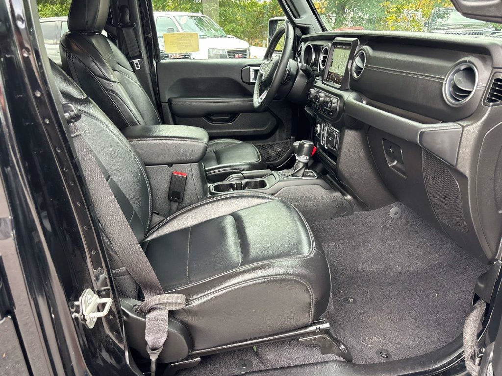 Used 2023 Black Jeep Sahara image 16