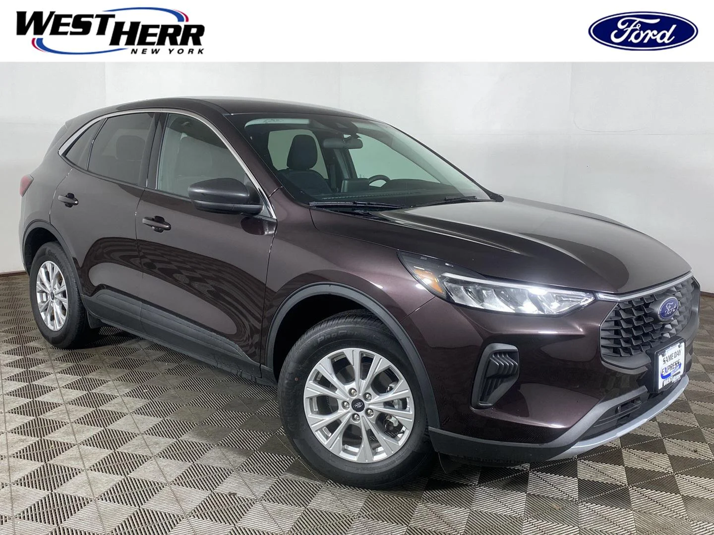 Used 2023 Cinnabar Red Ford Active image 1