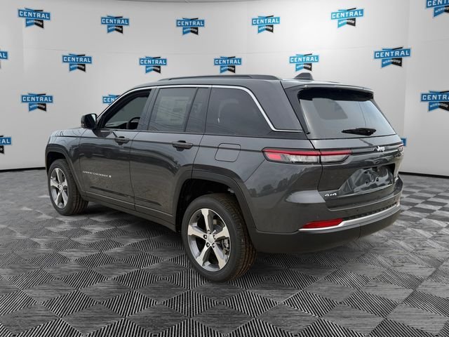New 2026 Baltic Gray Metallic Clear-Coat Exterior Paint Jeep Limited image 3